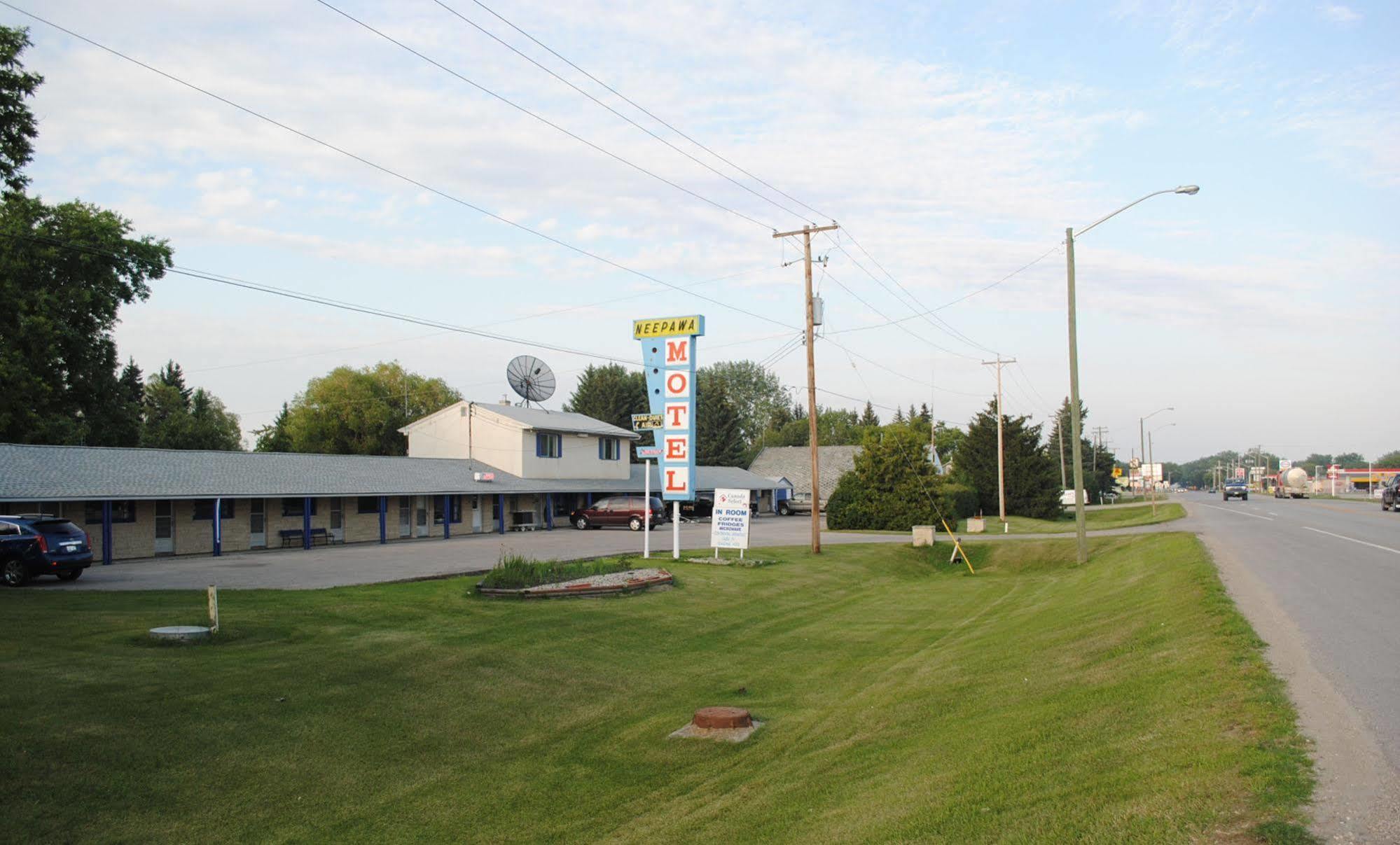 Neepawa Motel ภายนอก รูปภาพ