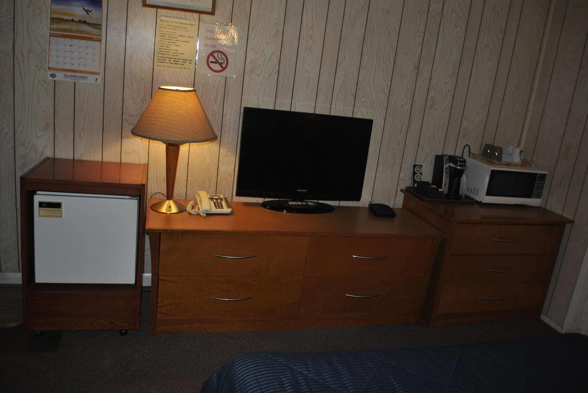 Neepawa Motel ภายนอก รูปภาพ