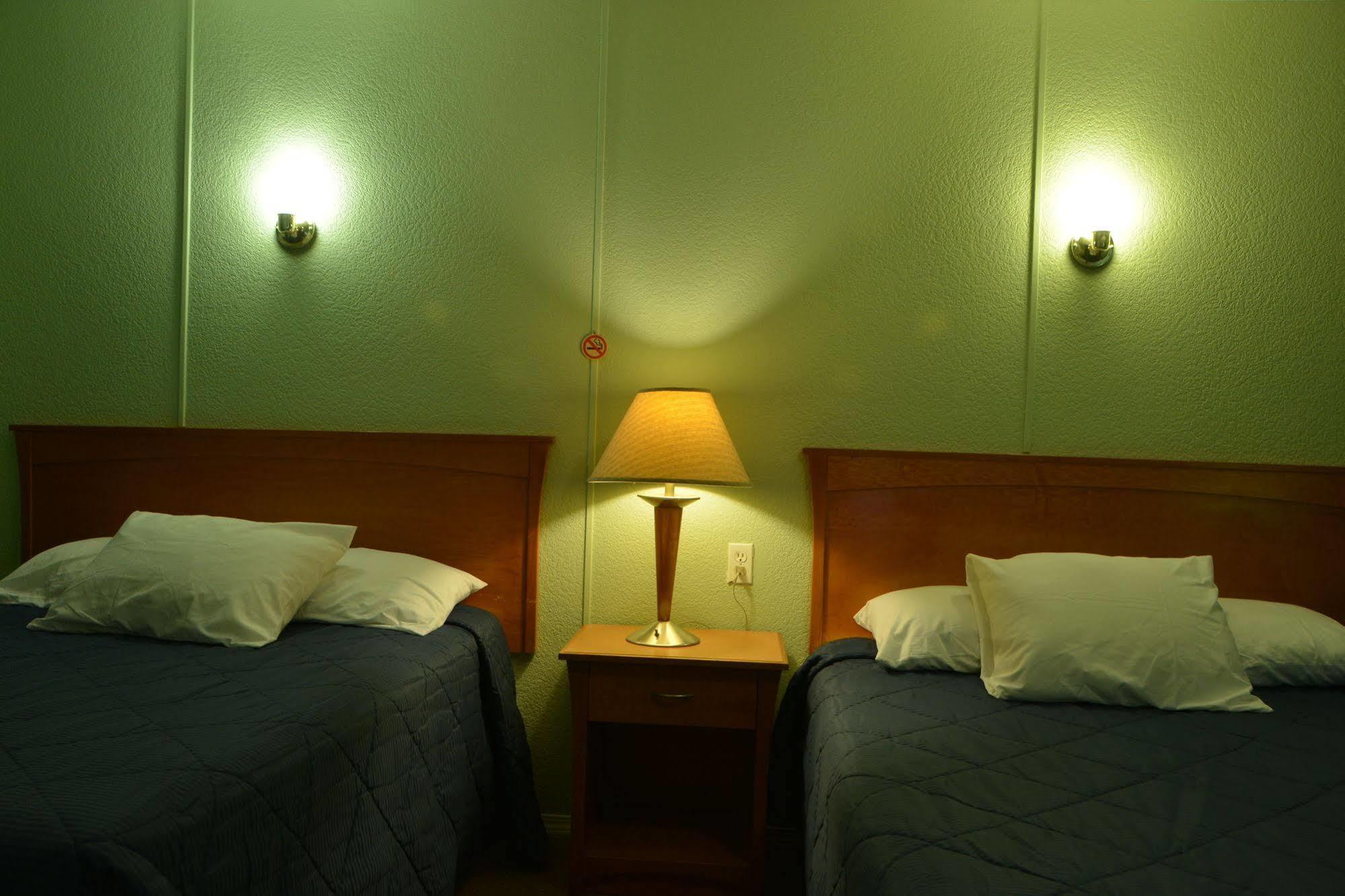 Neepawa Motel ภายนอก รูปภาพ